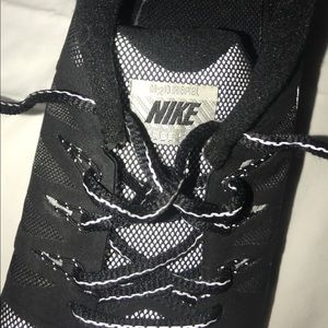 Nike H2O Repel Free 5.0 Athletic Shoes